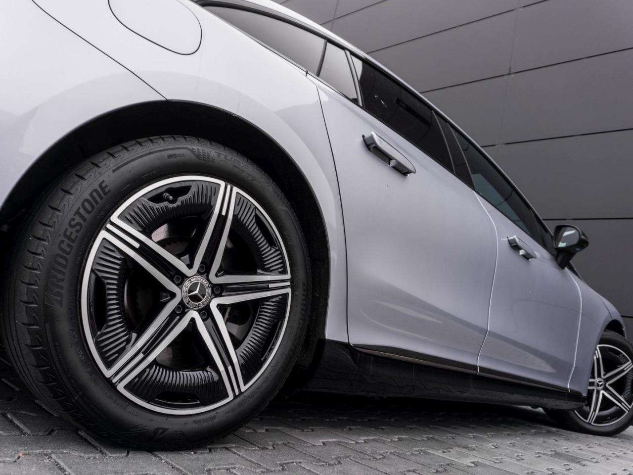 Mercedes-Benz EQE 350 AMG Night Panorama Sitzklima Distronic