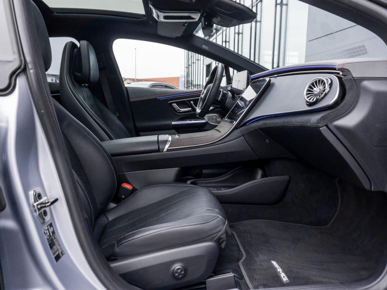 Mercedes-Benz EQE 350 AMG Night Panorama Sitzklima Distronic