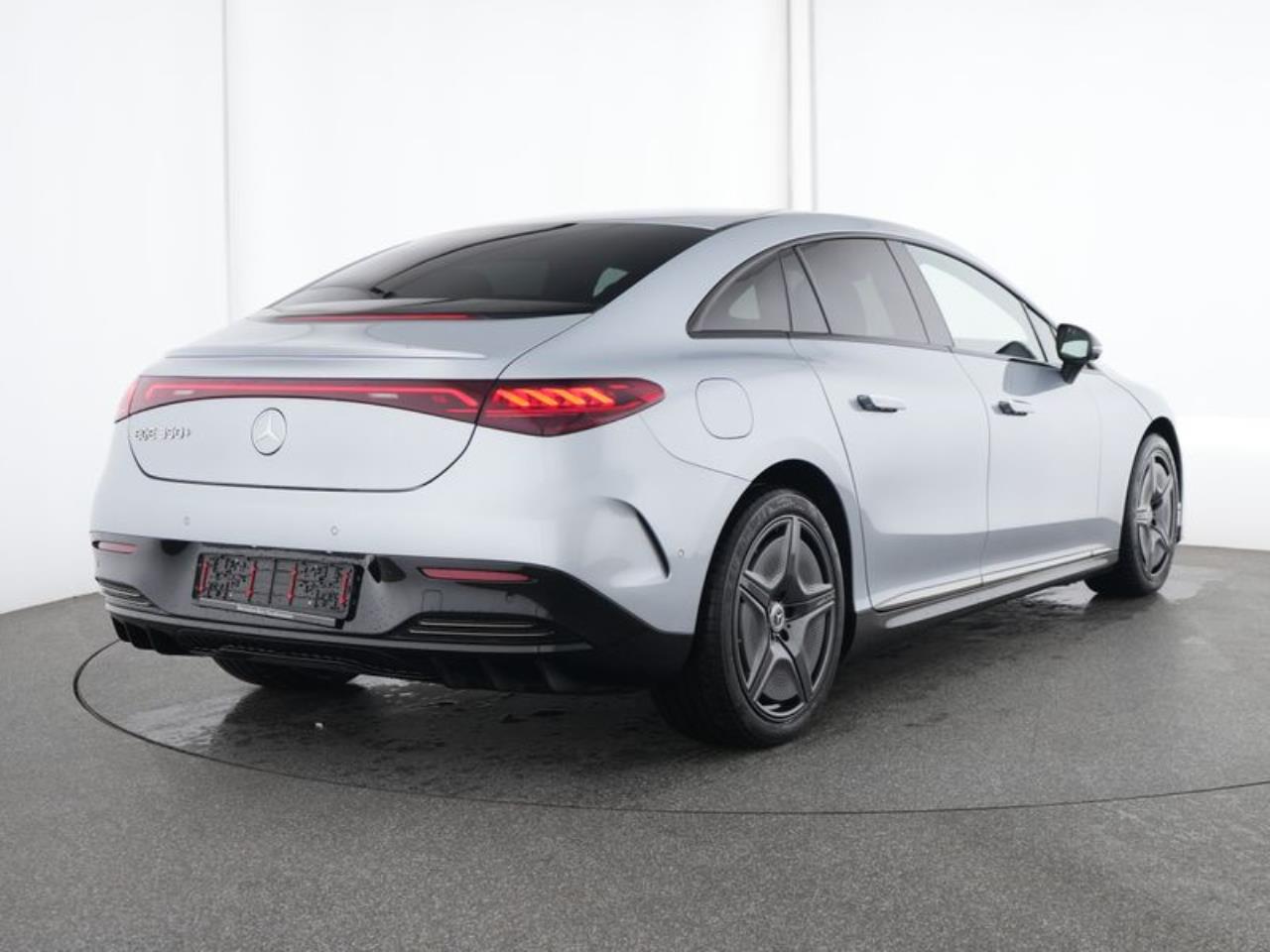 Mercedes-Benz EQE 350+ AMG Night Distronic Airmatic 360° AHK