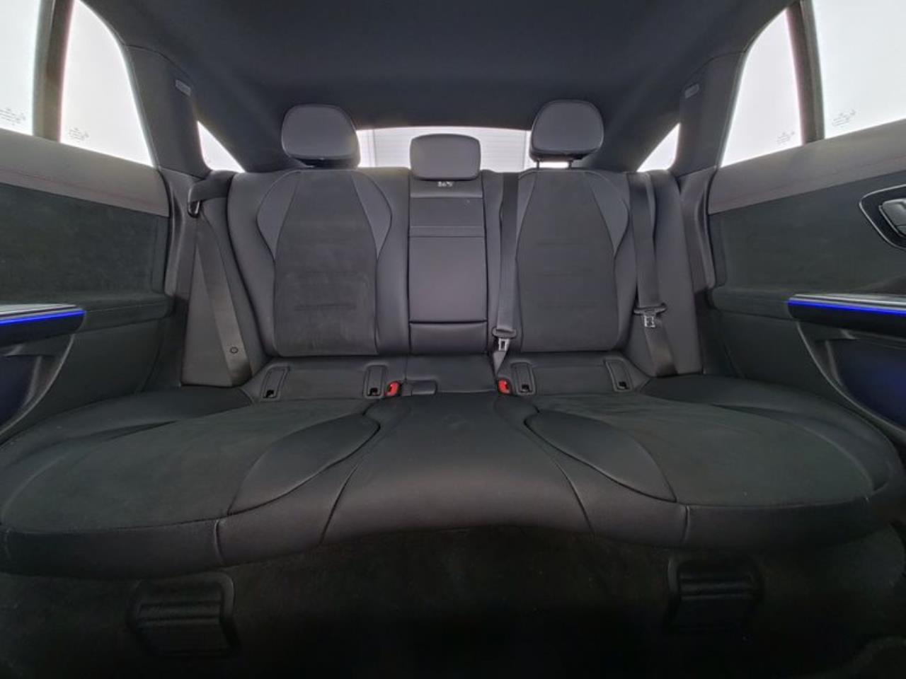 Mercedes-Benz EQE 350+ AMG Night Distronic Airmatic 360° AHK