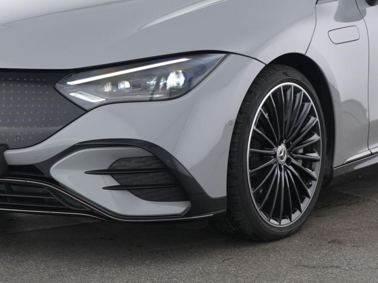 Mercedes-Benz EQE 350 AMG Night Panorama Distronic HeadUp 360°