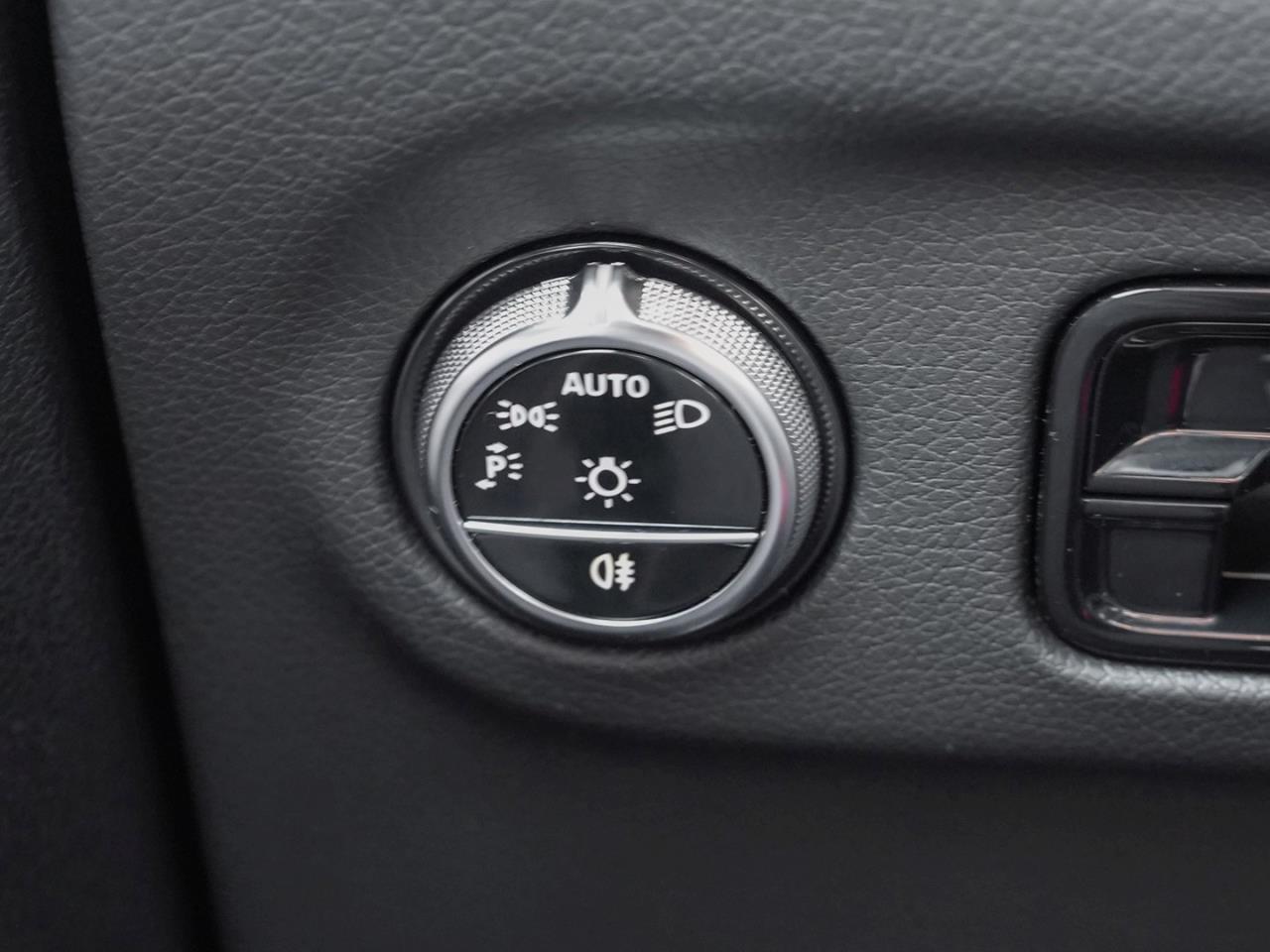 Mercedes-Benz EQE 350 AMG Night Distronic Memory 360° AHK HUD