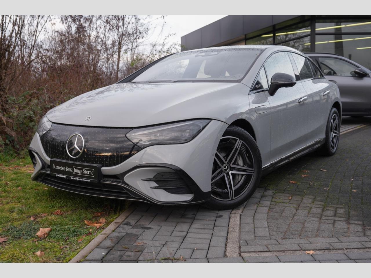 Mercedes-Benz EQE 350 AMG Night Distronic Memory 360° AHK HUD