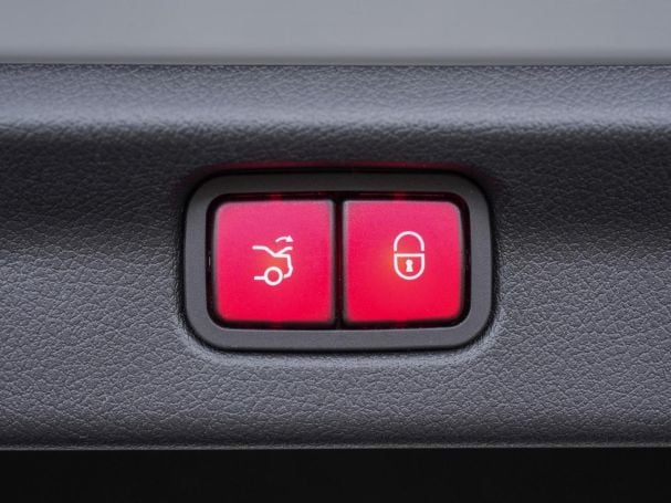 Mercedes-Benz EQE 350 AMG Night Distronic Memory 360° AHK HUD