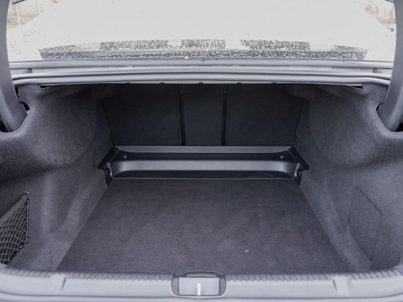 Mercedes-Benz EQE 350 AMG Night Distronic Memory 360° AHK HUD