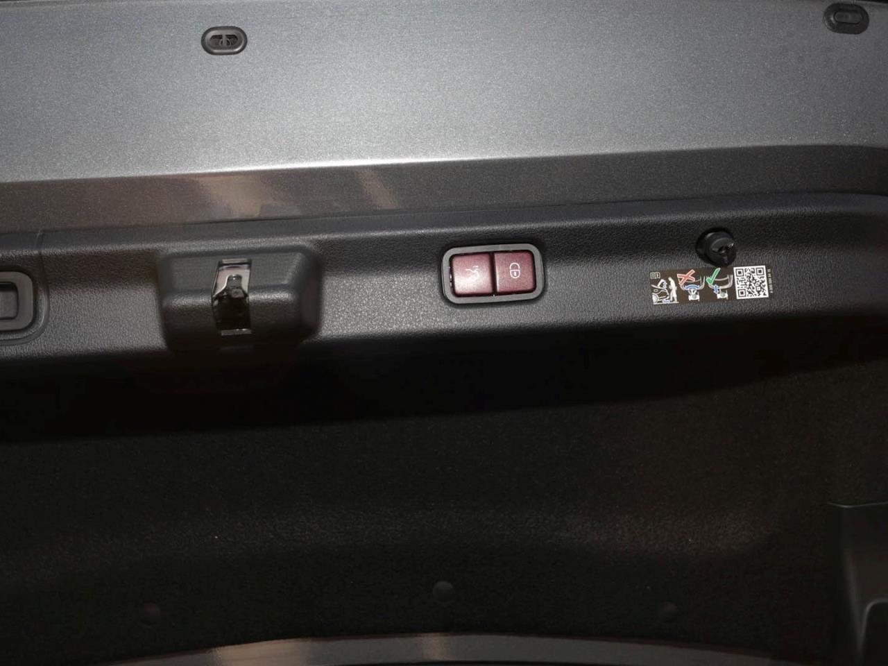 Mercedes-Benz EQE 350+ Electric Art Panorama Distronic AHK