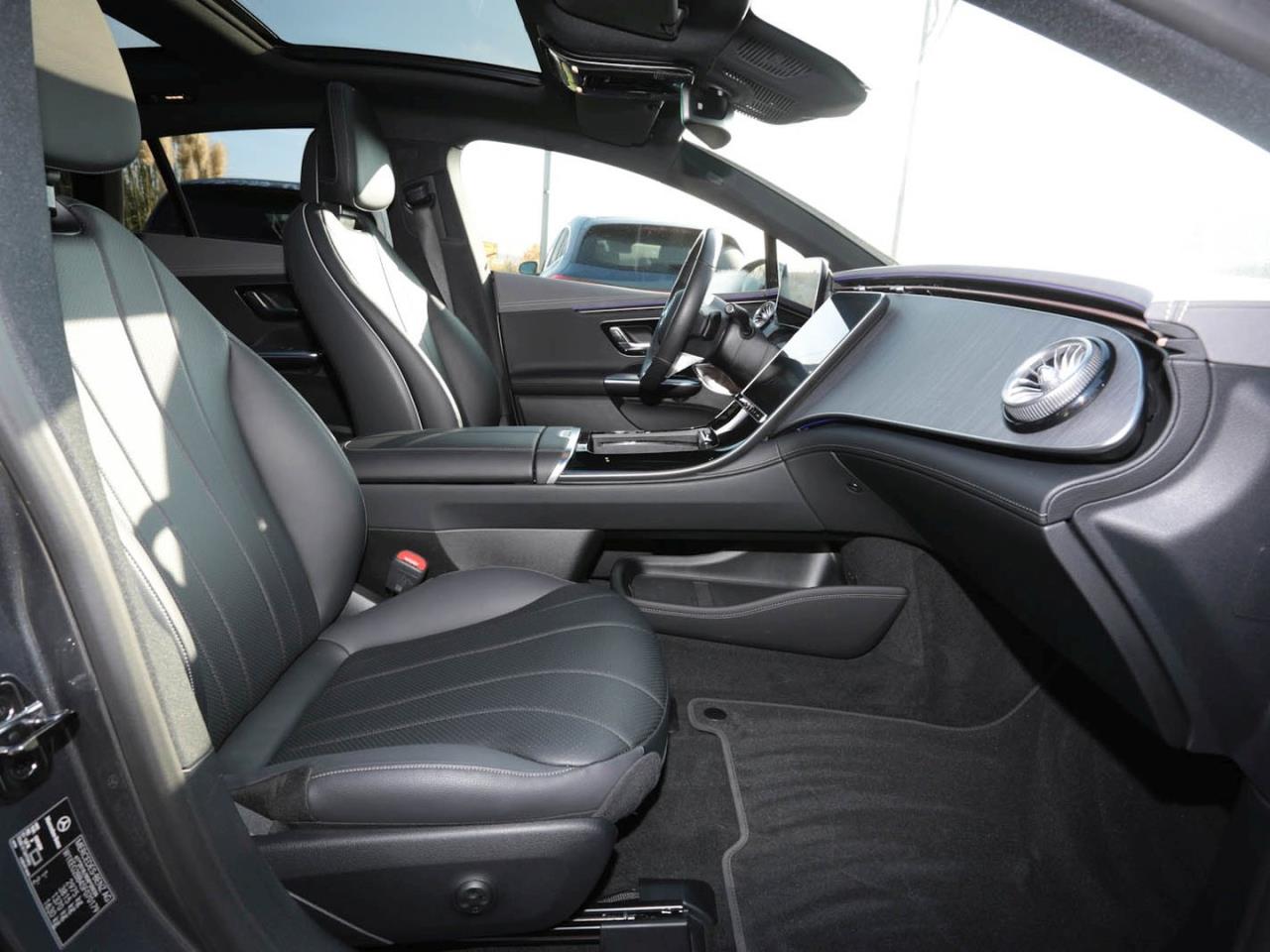 Mercedes-Benz EQE 350+ Electric Art Panorama Distronic AHK