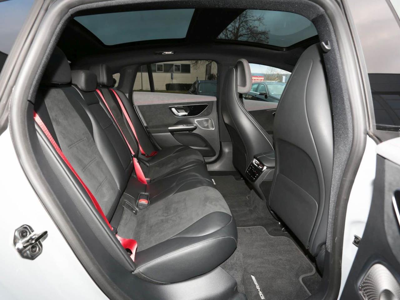 Mercedes-Benz EQE 43 AMG 4M Panorama Distronic NP 119.244