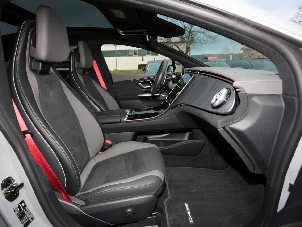 Mercedes-Benz EQE 43 AMG 4M Panorama Distronic NP 119.244