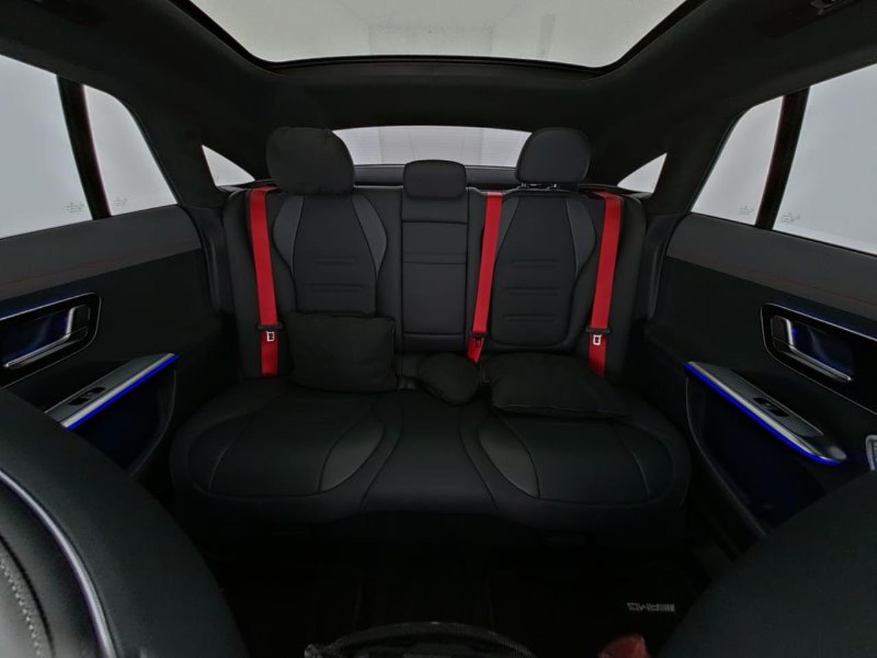 Mercedes-Benz EQE 43 AMG 4M Panorama HUD 360° AHK NP 140.021 €