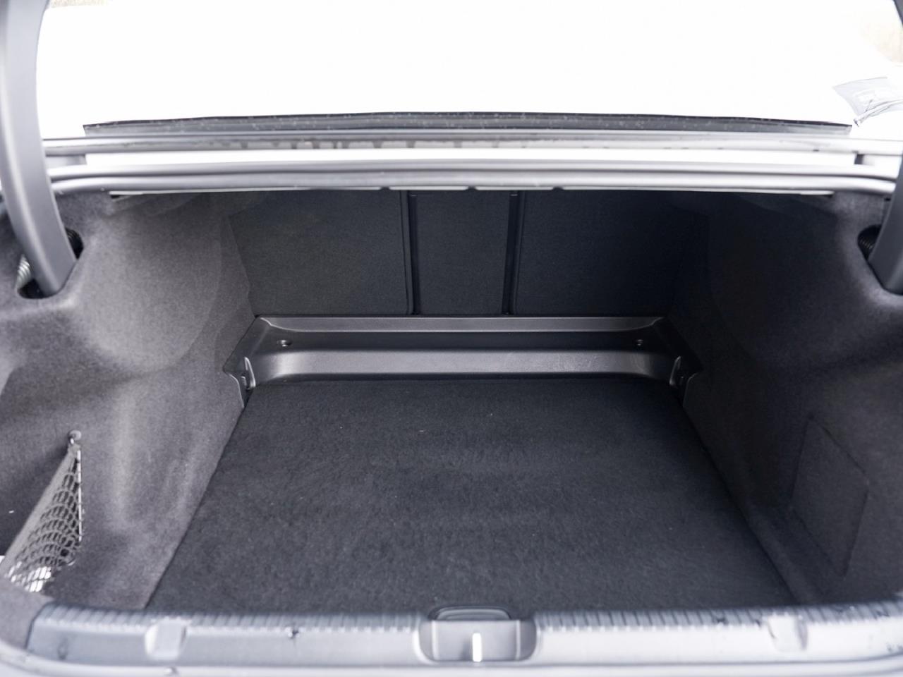 Mercedes-Benz EQE 43 AMG 4M Panorama Distronic Memory HUD 360°