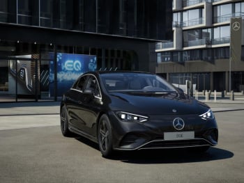 Mercedes-Benz EQE 500 4M AMG Panorama Burmester 360° HUD Memory
