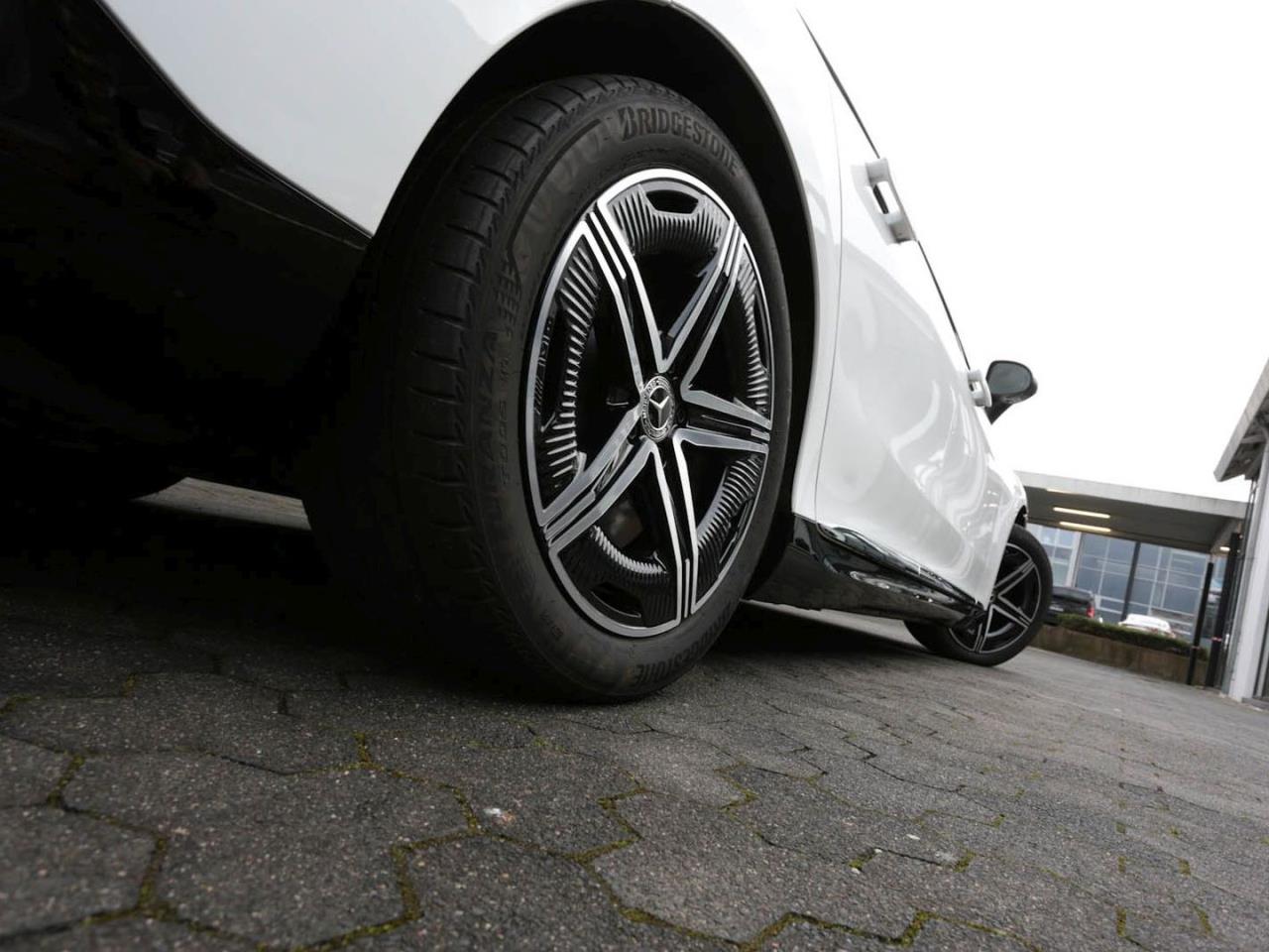 Mercedes-Benz EQE 500 4M AMG Night Panorama Distronic 360° HUD