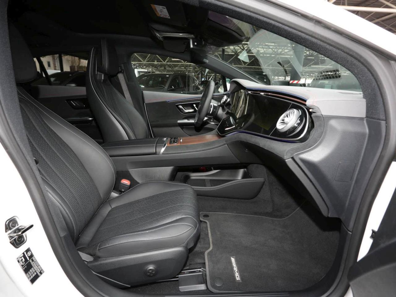 Mercedes-Benz EQE 500 4M AMG Night Panorama Distronic 360° HUD