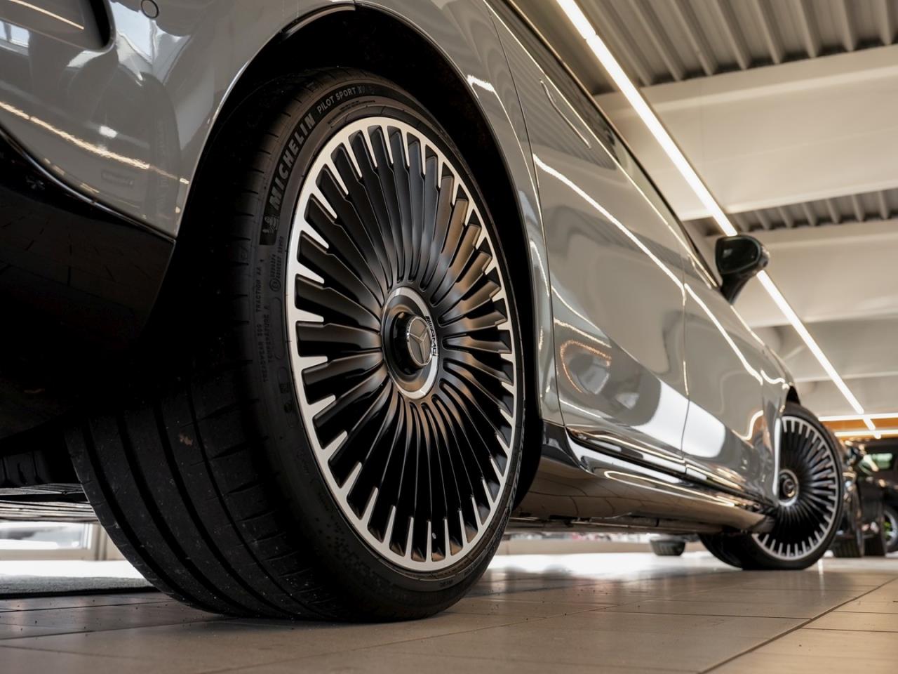 Mercedes-Benz EQE 53 AMG 4M+ Panorama Burmester NP 156.140 €