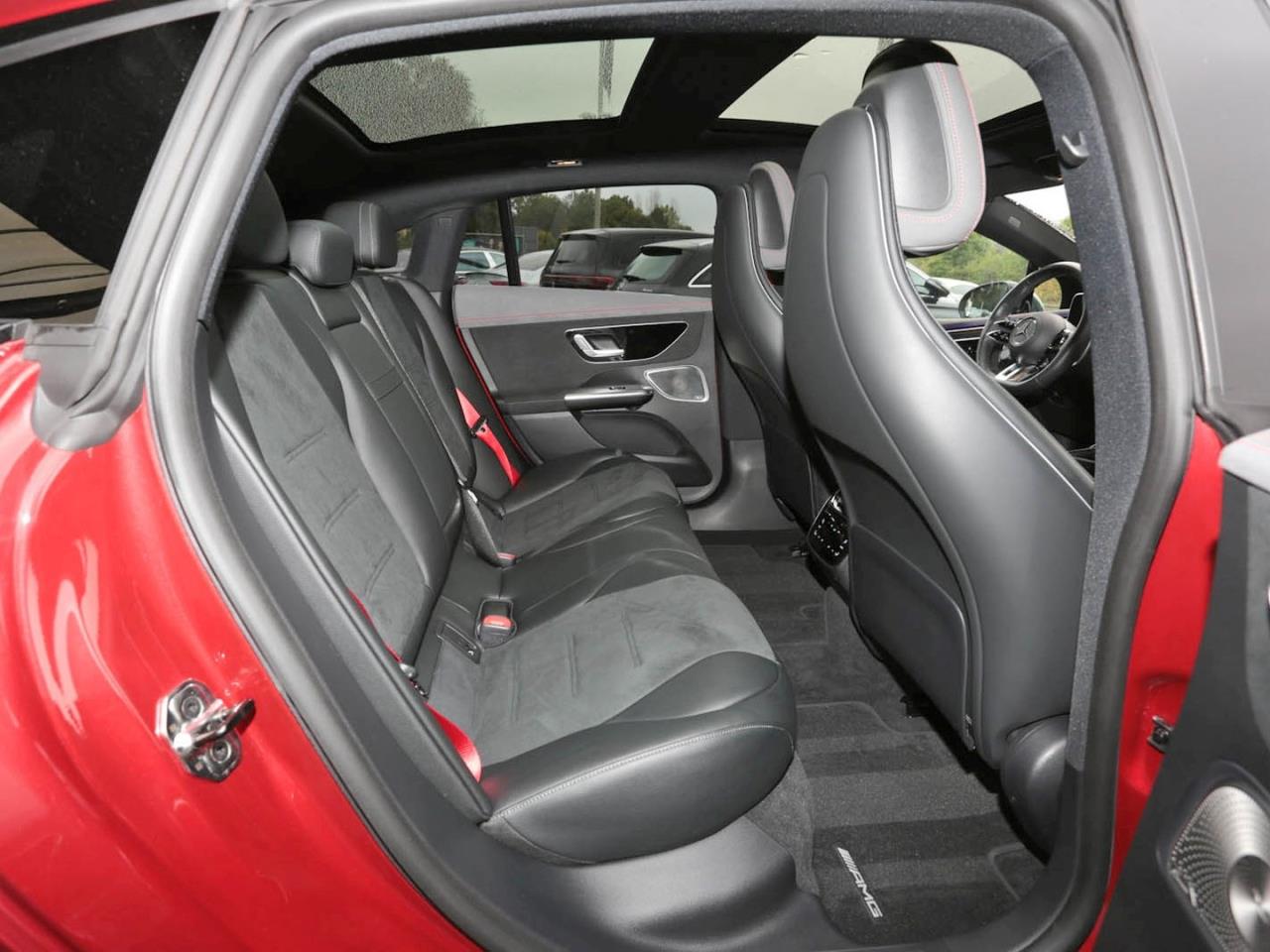 Mercedes-Benz EQE 53 AMG 4M+ Night Distronic Panorama 360°