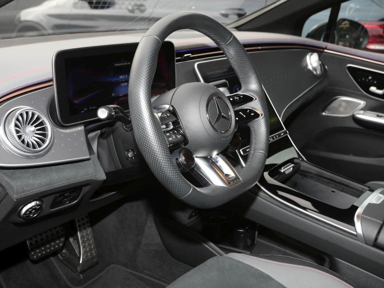 Mercedes-Benz EQE 53 AMG 4M+ Night Distronic Panorama 360°