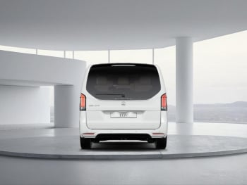 Mercedes-Benz EQV 300 AVANTGARDE Lang Navi Distronic Panorama