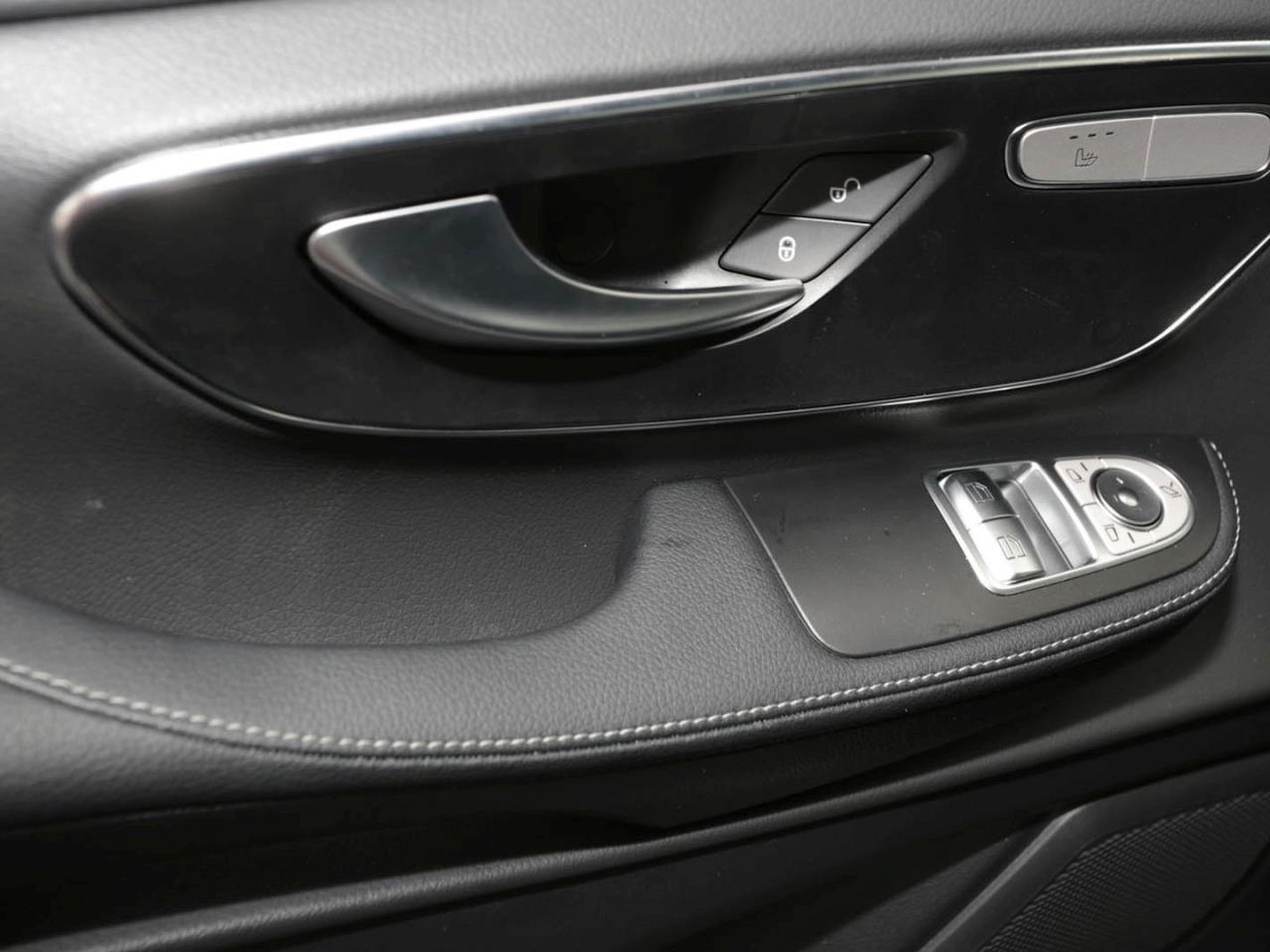 Mercedes-Benz EQV 300 AVANTGARDE Lang MBUX Navi Distronic 360° Mercedes-Benz EQV 300 AVANTGARDE Lang MBUX Navi Distronic 360°