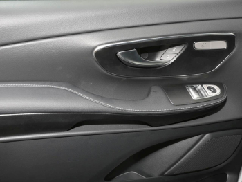 Mercedes-Benz EQV 300 AVANTGARDE Lang MBUX Navi Distronic 360° Mercedes-Benz EQV 300 AVANTGARDE Lang MBUX Navi Distronic 360°