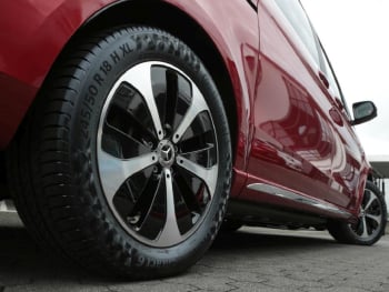 Mercedes-Benz EQV 300 AVANTGARDE Lang Navi Distronic Airmatic