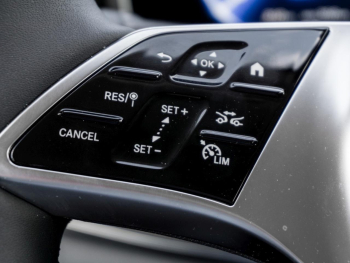 Mercedes-Benz EQV 300 AVANTGARDE Lang Navi Distronic Airmatic