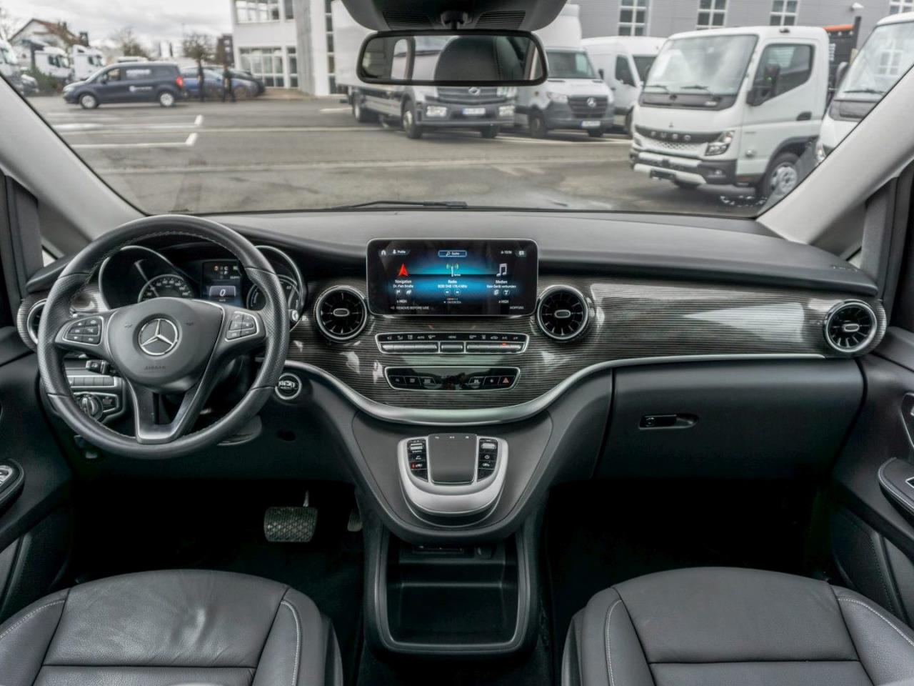 Mercedes-Benz EQV 300 AVANTGARDE Lang Edition Panorama 360°