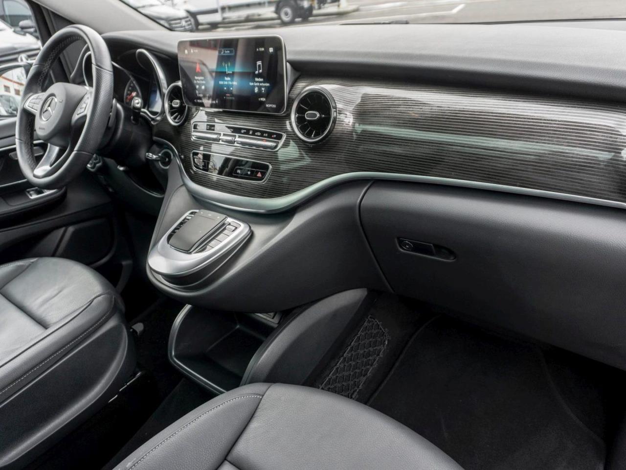 Mercedes-Benz EQV 300 AVANTGARDE Lang Edition Panorama 360°