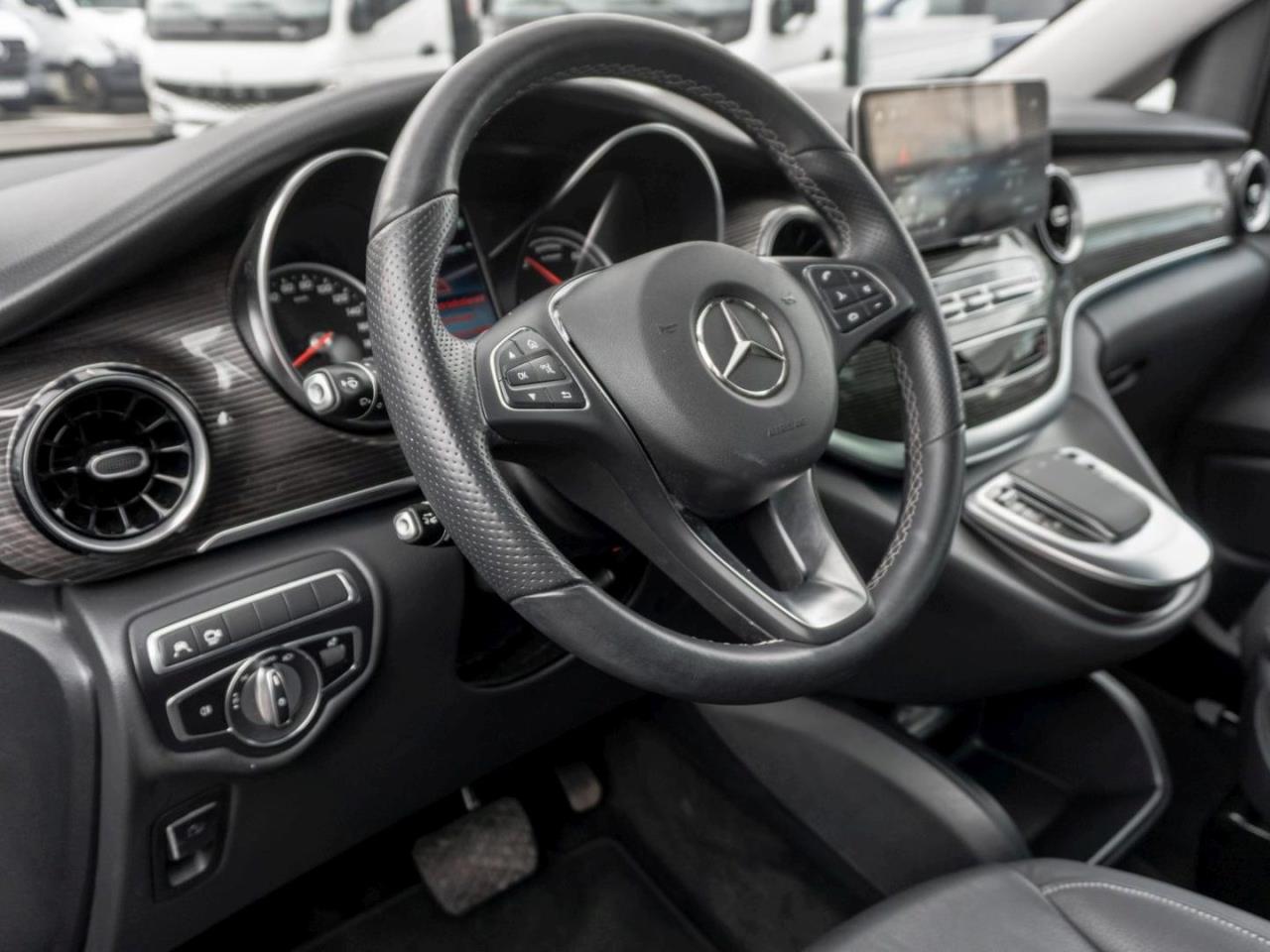 Mercedes-Benz EQV 300 AVANTGARDE Lang Edition Panorama 360°