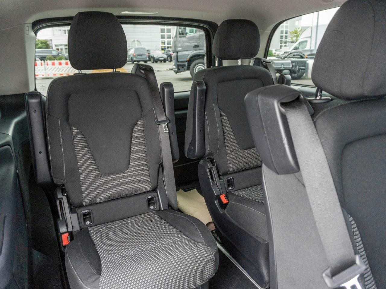 Mercedes-Benz EQV 300 Lang MBUXNavi Distronic NP 87.723 € Mercedes-Benz EQV 300 Lang MBUXNavi Distronic NP 87.723 €