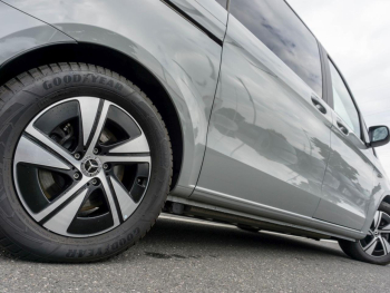 Mercedes-Benz EQV 300 Lang MBUXNavi Distronic NP 87.723 € Mercedes-Benz EQV 300 Lang MBUXNavi Distronic NP 87.723 €