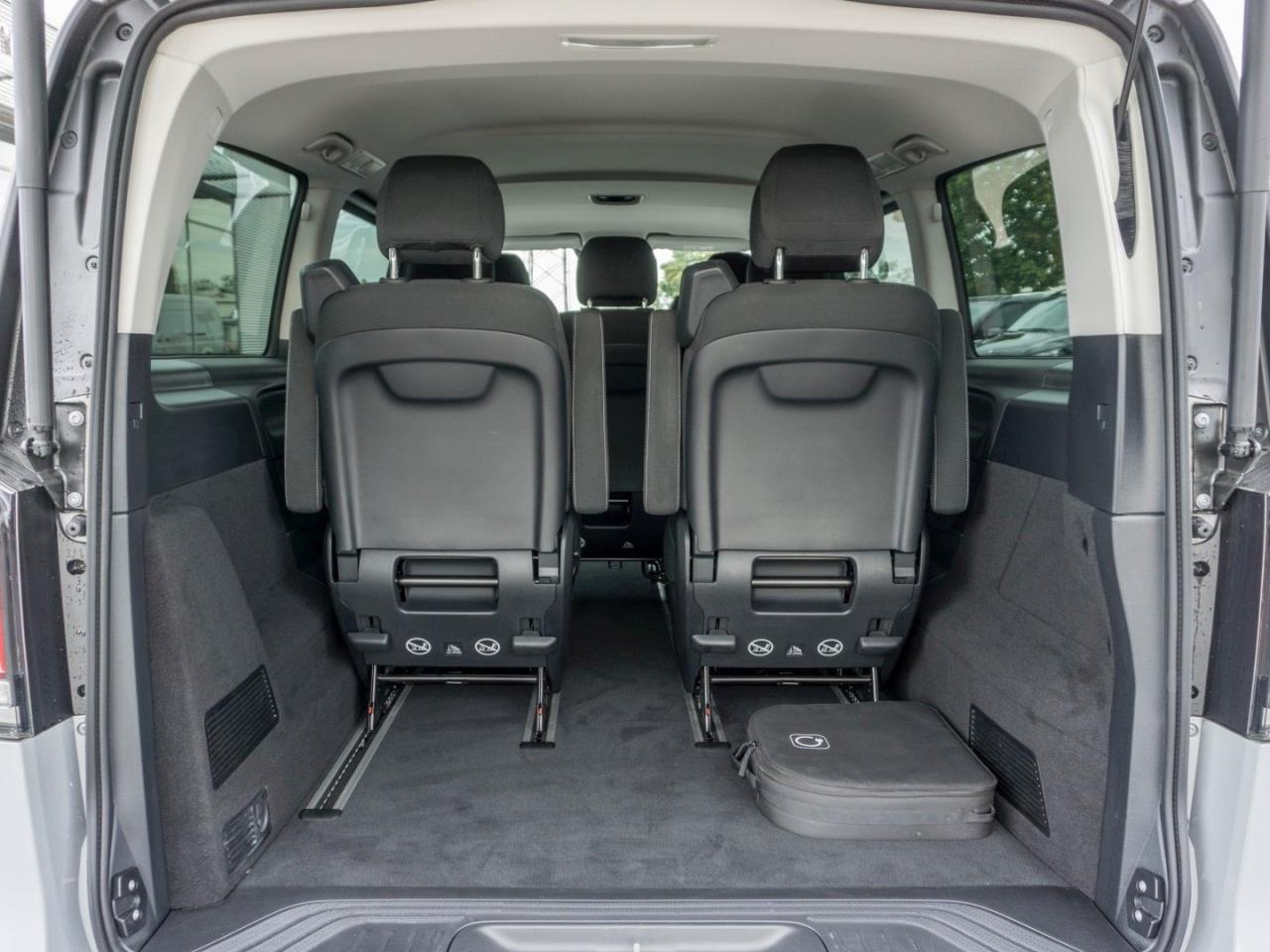 Mercedes-Benz EQV 300 Lang MBUXNavi Distronic NP 87.723 € Mercedes-Benz EQV 300 Lang MBUXNavi Distronic NP 87.723 €