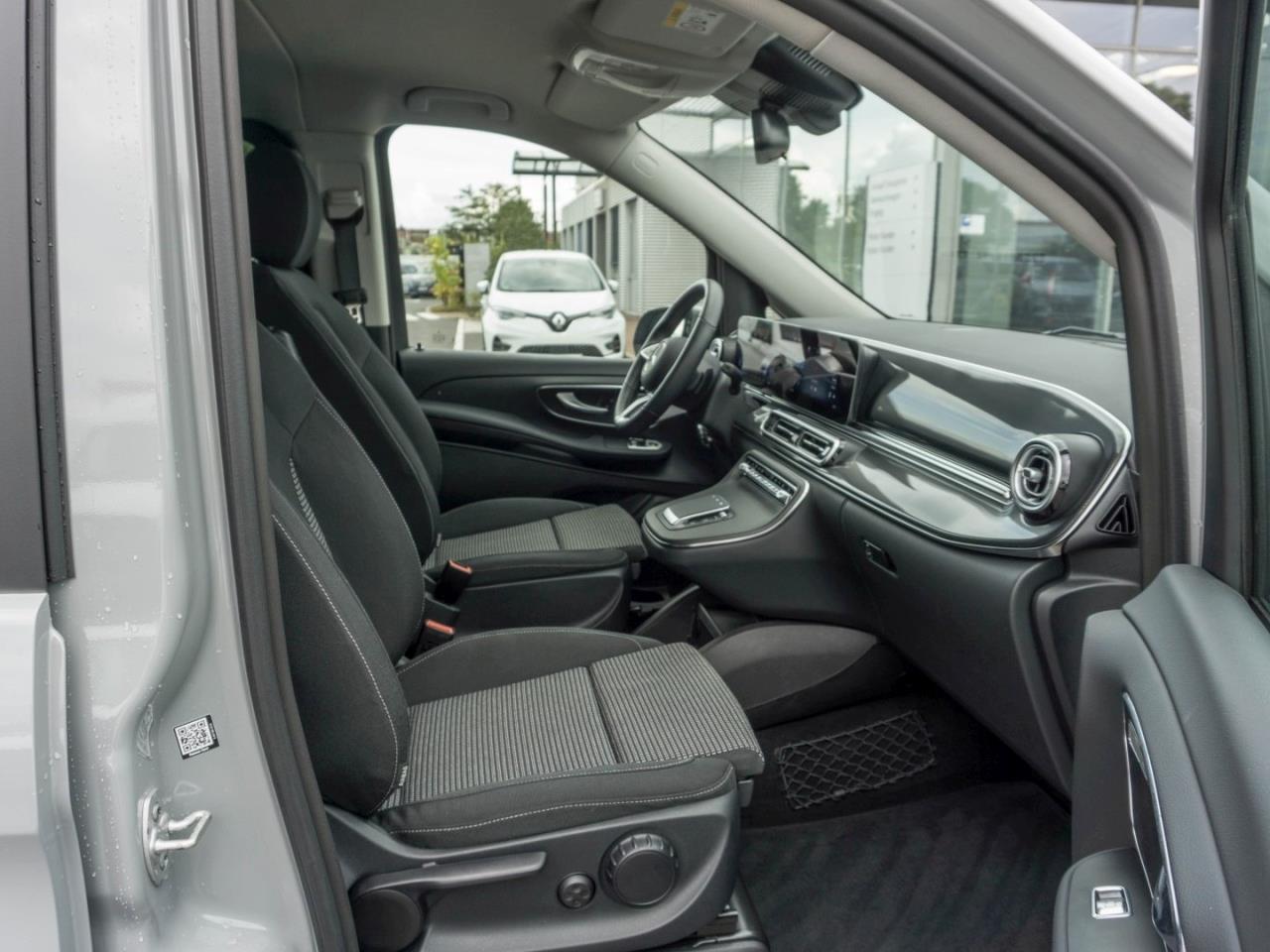 Mercedes-Benz EQV 300 Lang MBUXNavi Distronic NP 87.723 € Mercedes-Benz EQV 300 Lang MBUXNavi Distronic NP 87.723 €