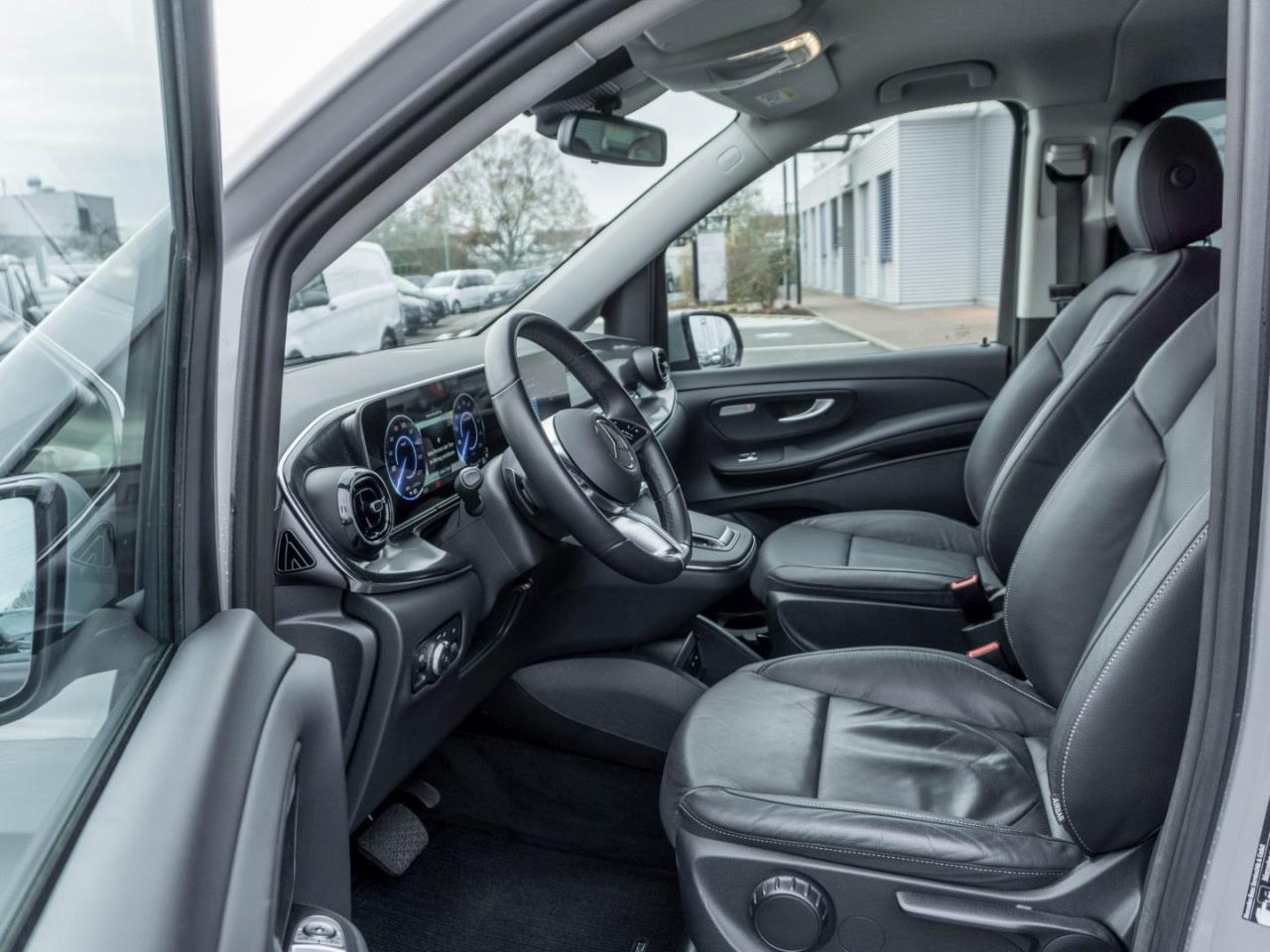 Mercedes-Benz EQV 300 Lang MBUX Navi Distronic Kamera SpurH