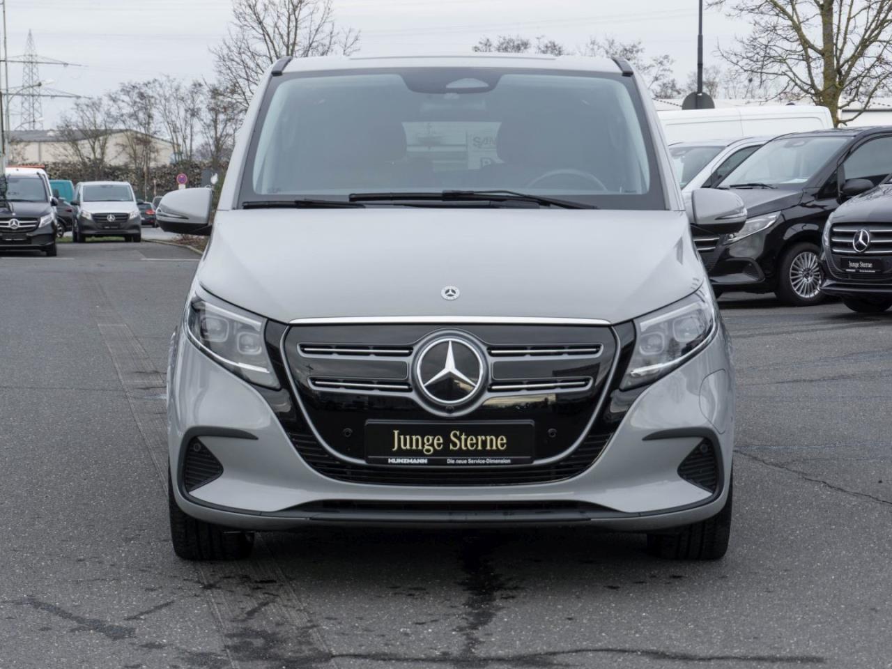 Mercedes-Benz EQV 300 Lang MBUX Navi Distronic Kamera SpurH