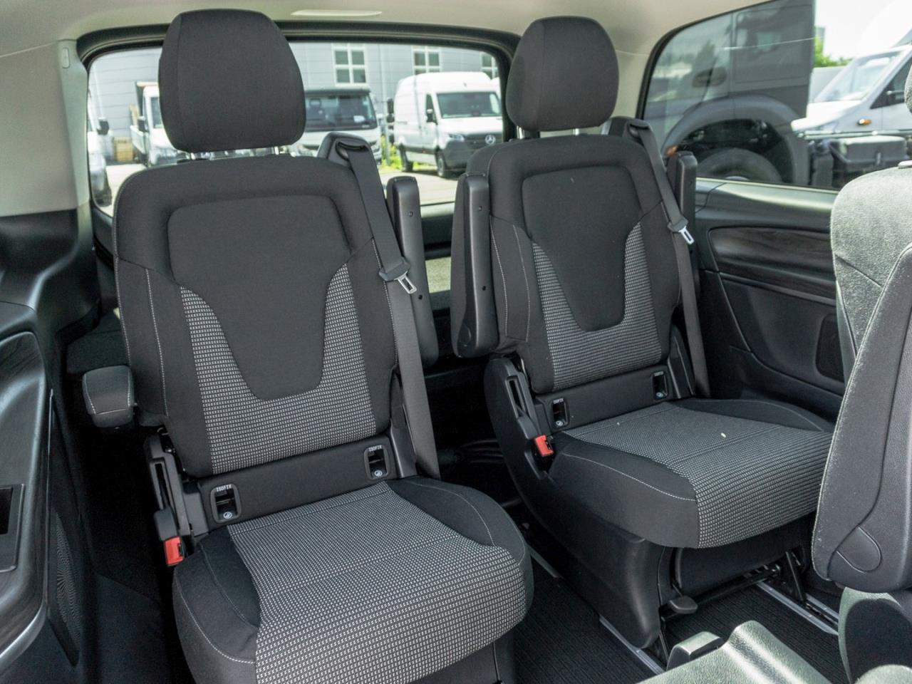 Mercedes-Benz EQV 300 Lang MBUX Navi Panorama 360° NP 99.362 € Mercedes-Benz EQV 300 Lang MBUX Navi Panorama 360° NP 99.362 €