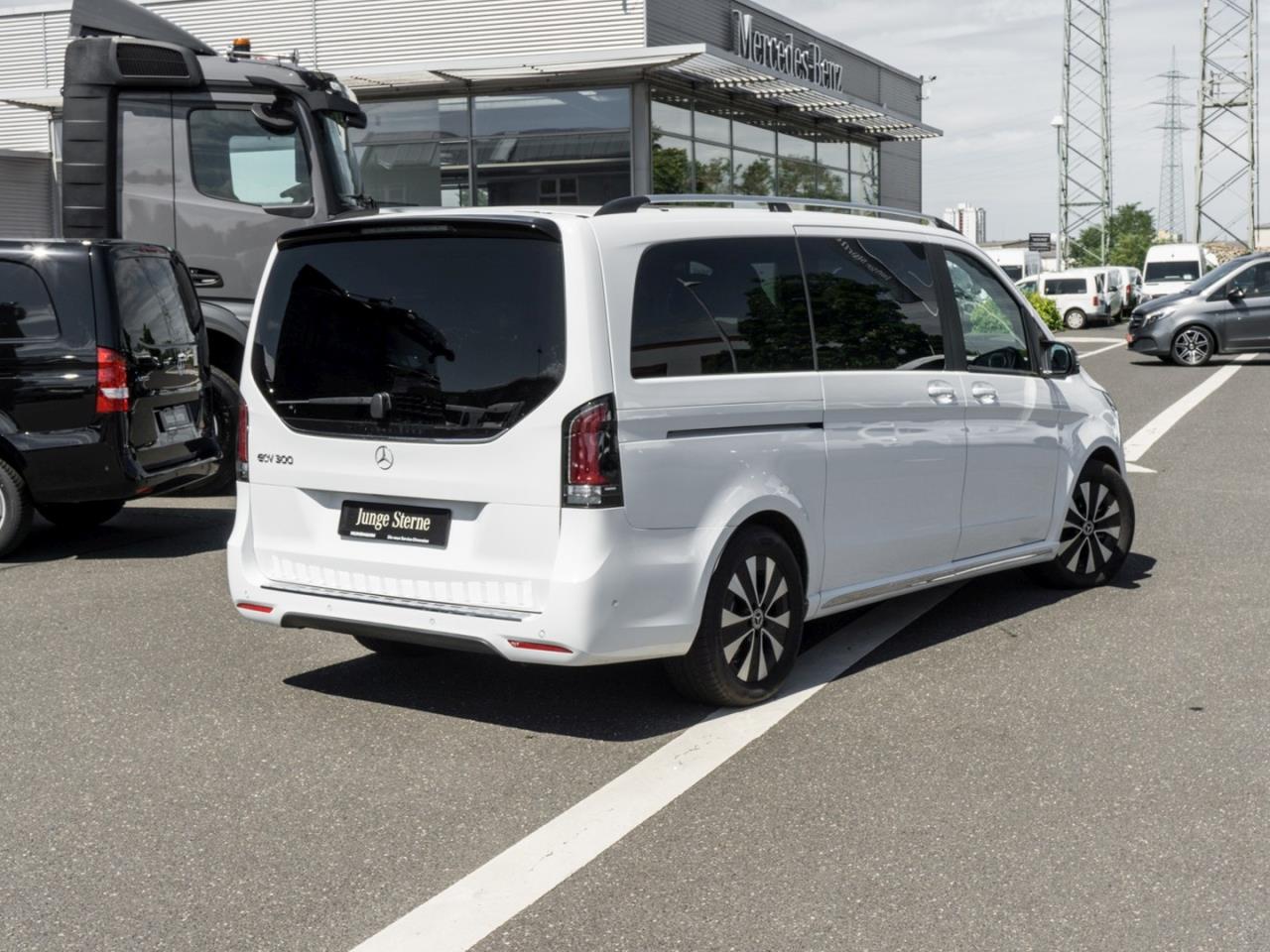 Mercedes-Benz EQV 300 Lang MBUX Navi Panorama 360° NP 99.362 €