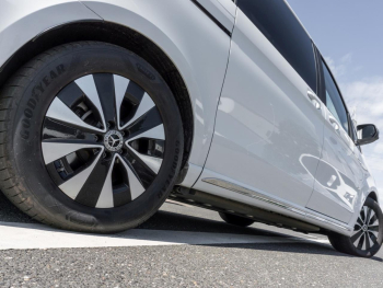 Mercedes-Benz EQV 300 Lang MBUX Navi Panorama Distronic 360°