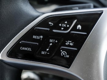 Mercedes-Benz EQV 300 Lang MBUX Distronic Easy Pack Kamera SHZ