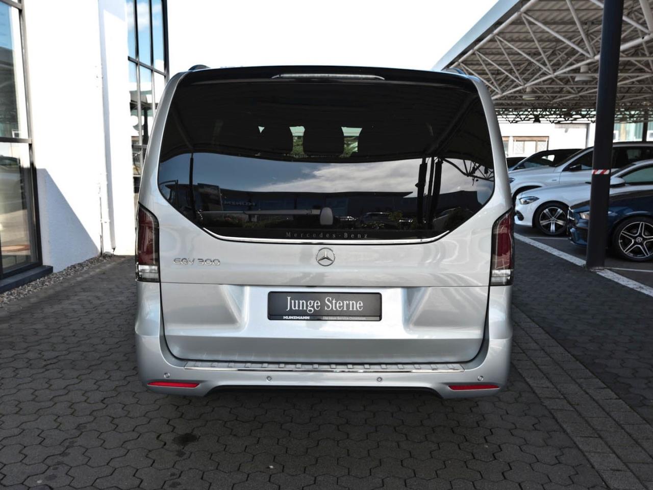 Mercedes-Benz EQV 300 Lang MBUX Distronic 360° NP 99.624 € Mercedes-Benz EQV 300 Lang MBUX Distronic 360° NP 99.624 €
