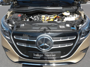 Mercedes-Benz EQV 300 Lang MBUX Navi Distronic NP 99.624 €