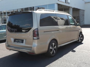 Mercedes-Benz EQV 300 Lang MBUX Navi Distronic NP 99.624 € Mercedes-Benz EQV 300 Lang MBUX Navi Distronic NP 99.624 €