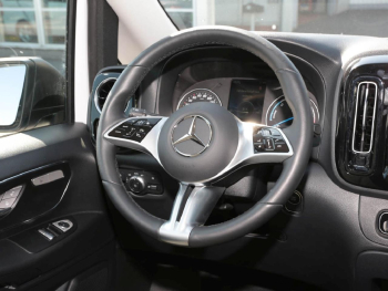 Mercedes-Benz eVito 129 Tourer PRO Lang MBUX Distronic 360°