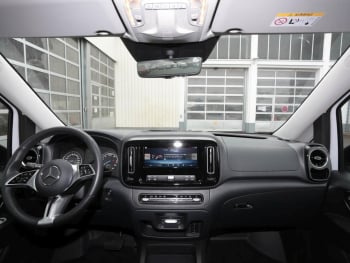 Mercedes-Benz eVito 129 Tourer PRO Lang Distronic 360° Sitzhzg