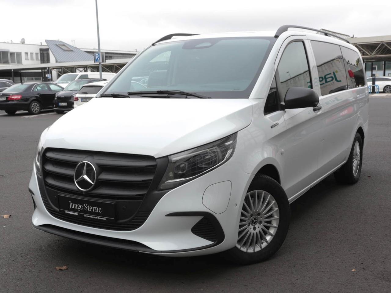 Mercedes-Benz eVito 129 Tourer PRO Lang Distronic 360° Sitzhzg