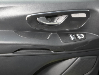 Mercedes-Benz eVito Vito 112 Kasten Lang Navi modifiziert 360°