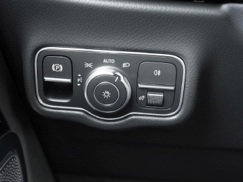 Mercedes-Benz G 450 d AMG Night AHK Schiebedach Distronic 360°