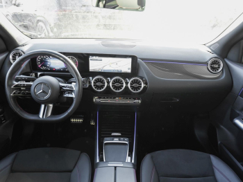 Mercedes-Benz GLA 180 d AMG Totwinkel AHK Premium-Paket SHZ