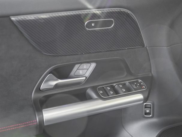 Mercedes-Benz GLA 180 d AMG Totwinkel AHK Premium-Paket SHZ