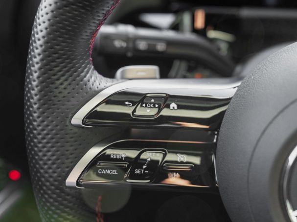 Mercedes-Benz GLA 180 d AMG Totwinkel AHK Premium-Paket SHZ